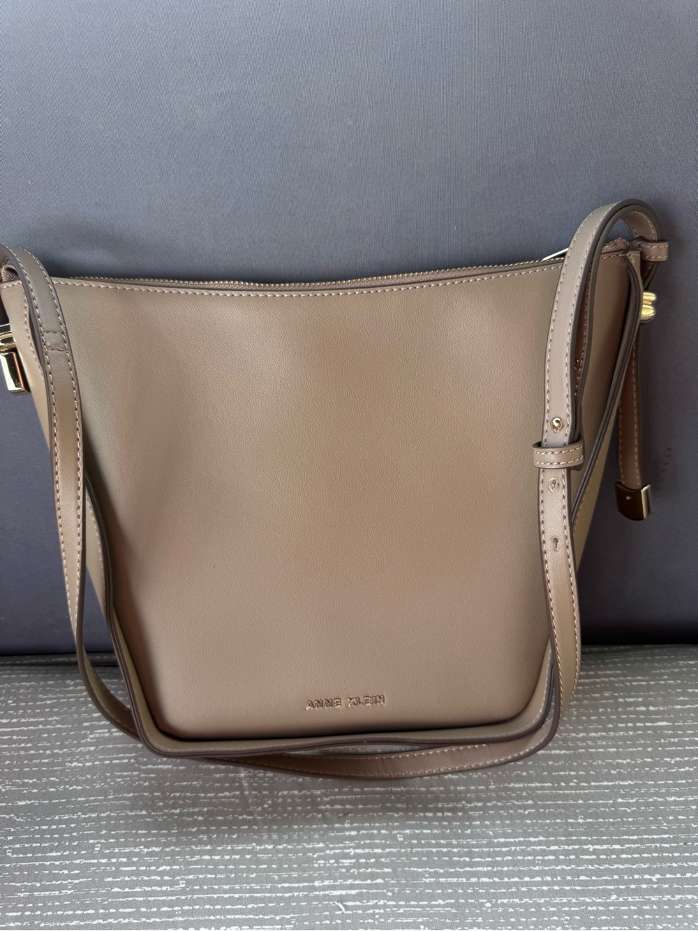 Anne Klein Large Taupe Leather Look Crossbody/ Shoulder Bag EUC😊😊